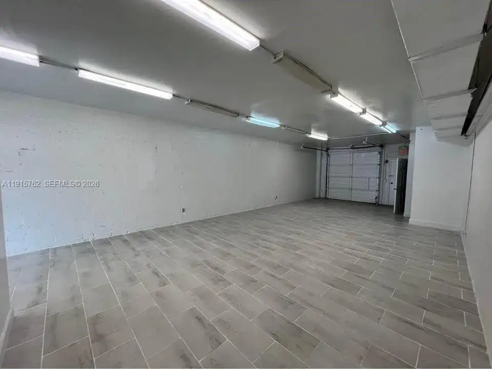 1812 N Dixie Hwy, Hollywood FL 33020 photo 2