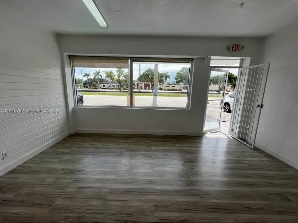 1812 N Dixie Hwy, Hollywood FL 33020 photo 4