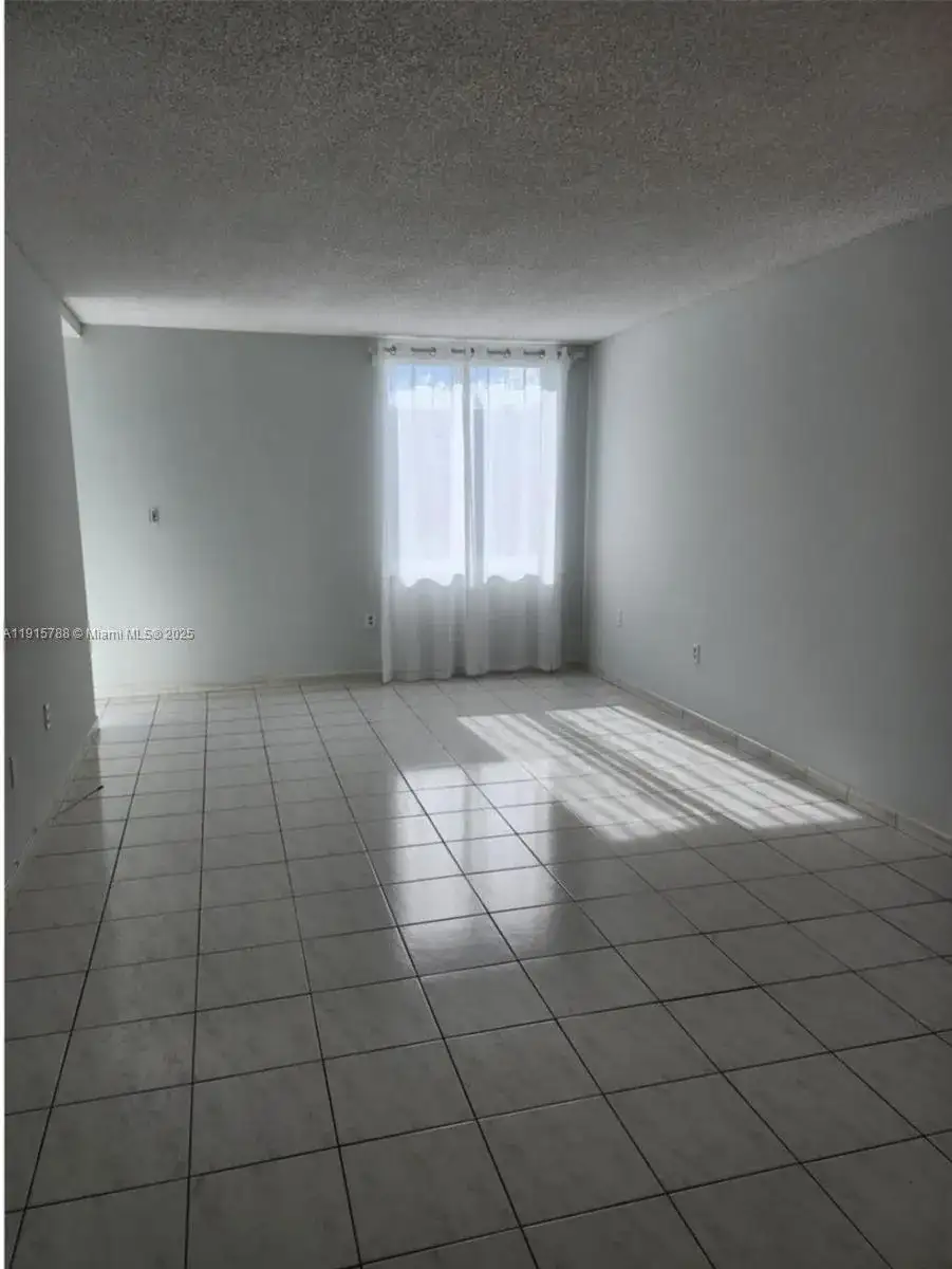 250 180th Dr # 510, Sunny Isles Beach FL 33160 photo 4