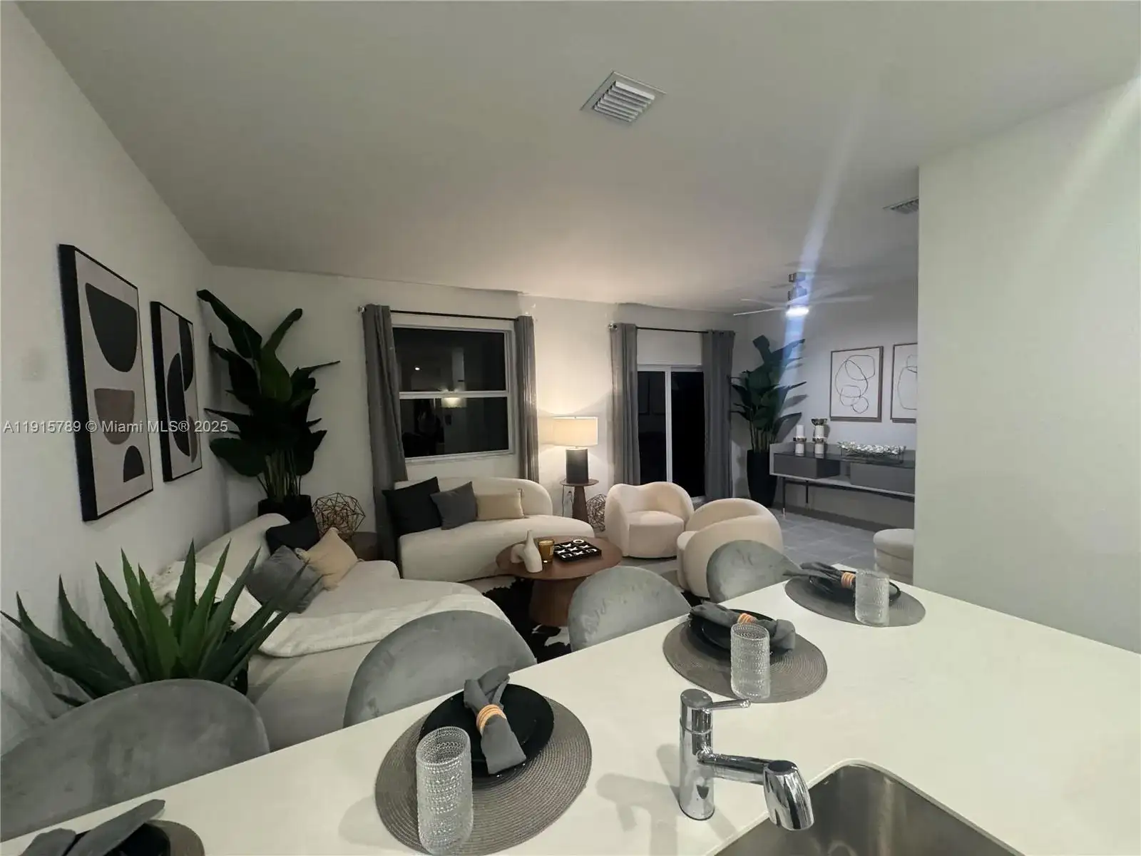 2738 SE 24th Ter, Homestead FL 33035 photo 3