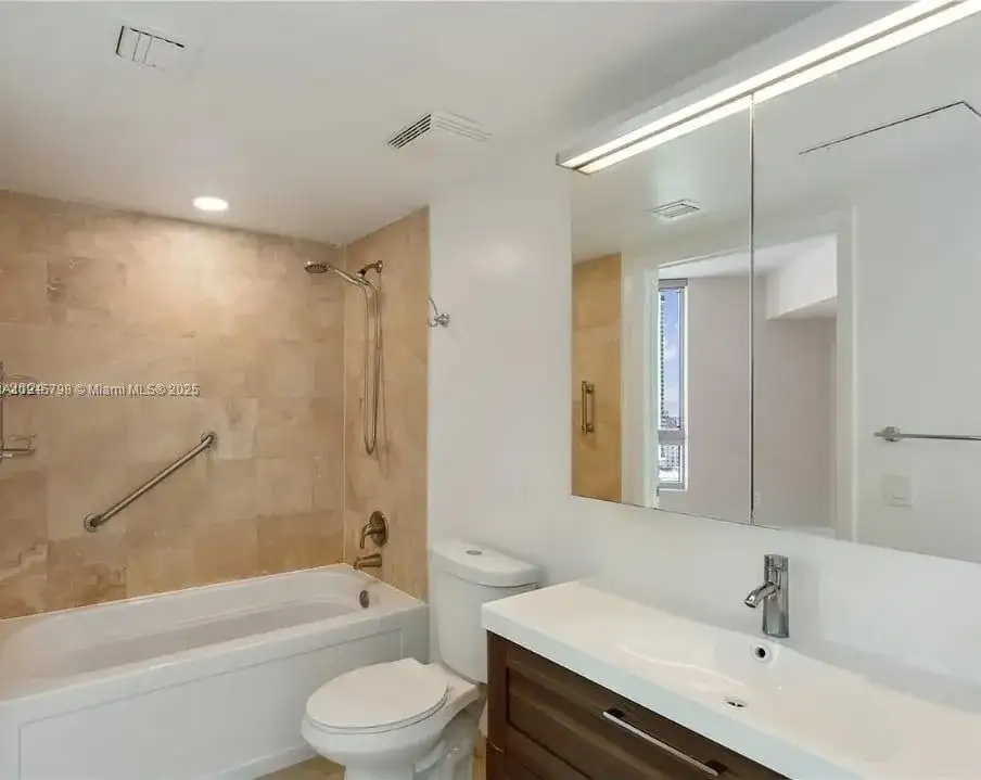 350 S Miami Ave # 1709, Miami FL 33130 photo 4