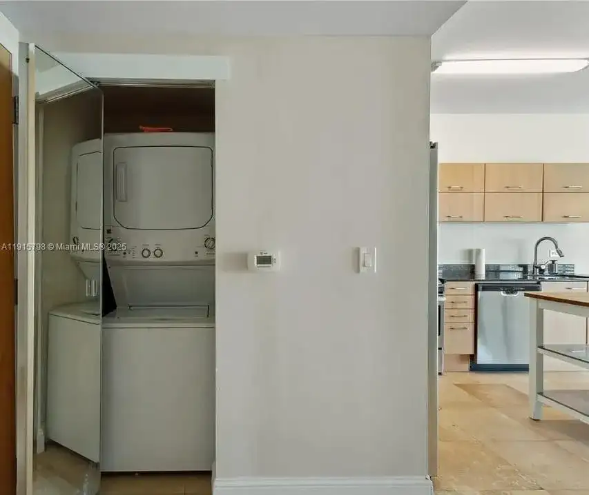 350 S Miami Ave # 1709, Miami FL 33130 photo 5