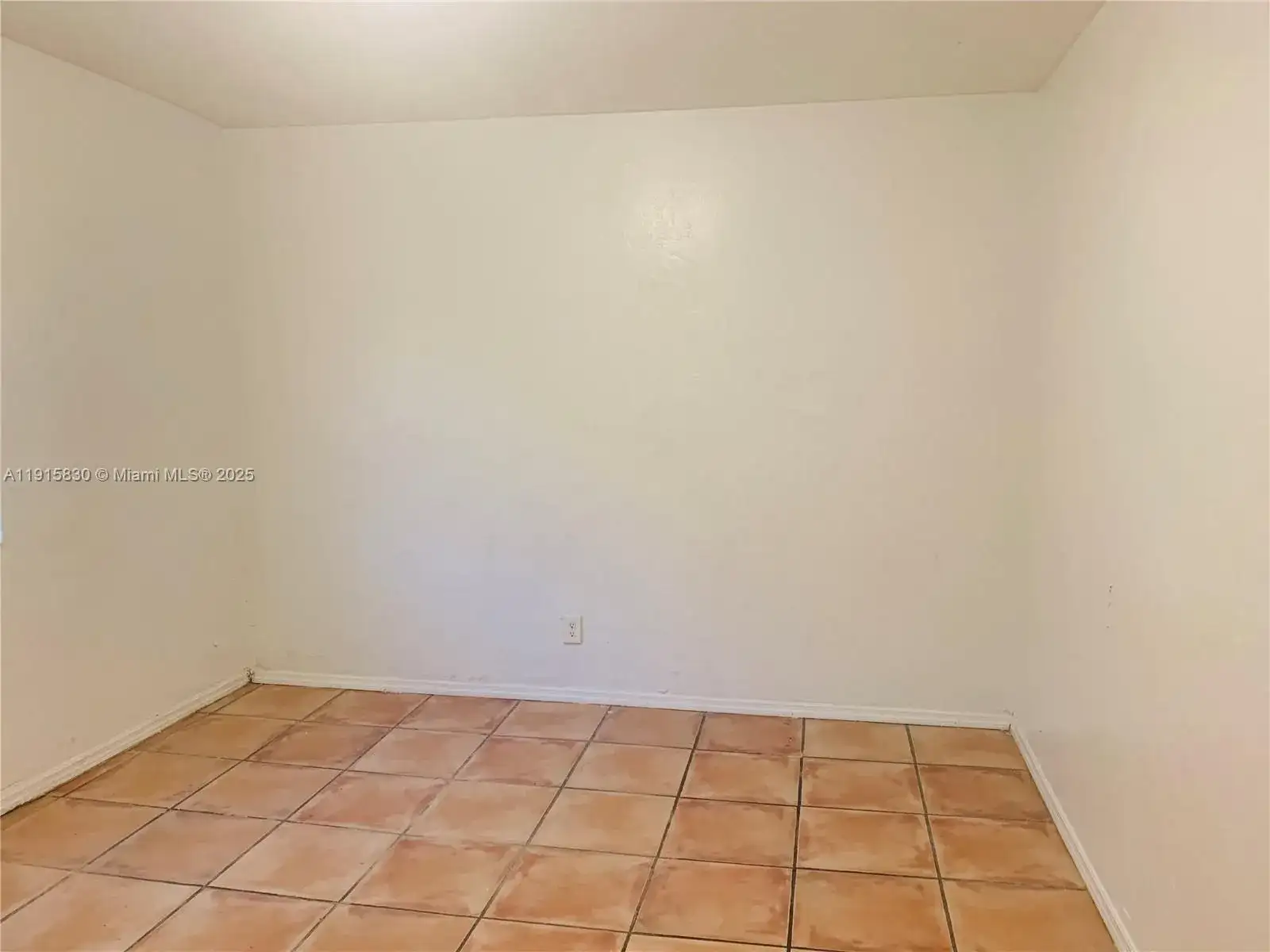 661 NE 86th St # 3, Miami FL 33138 photo 5