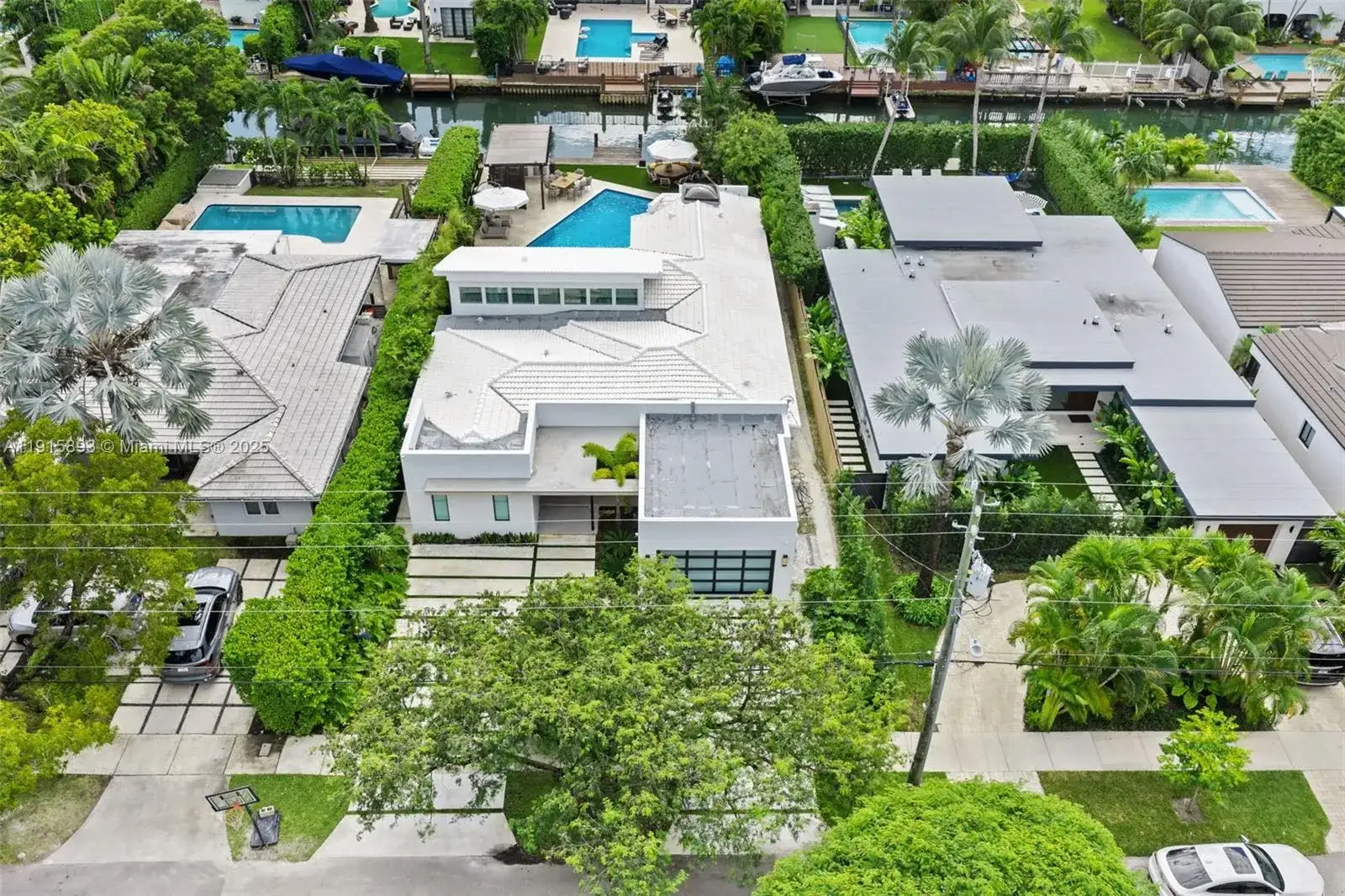 1792 Cleveland Rd, Miami Beach FL 33141 photo 2