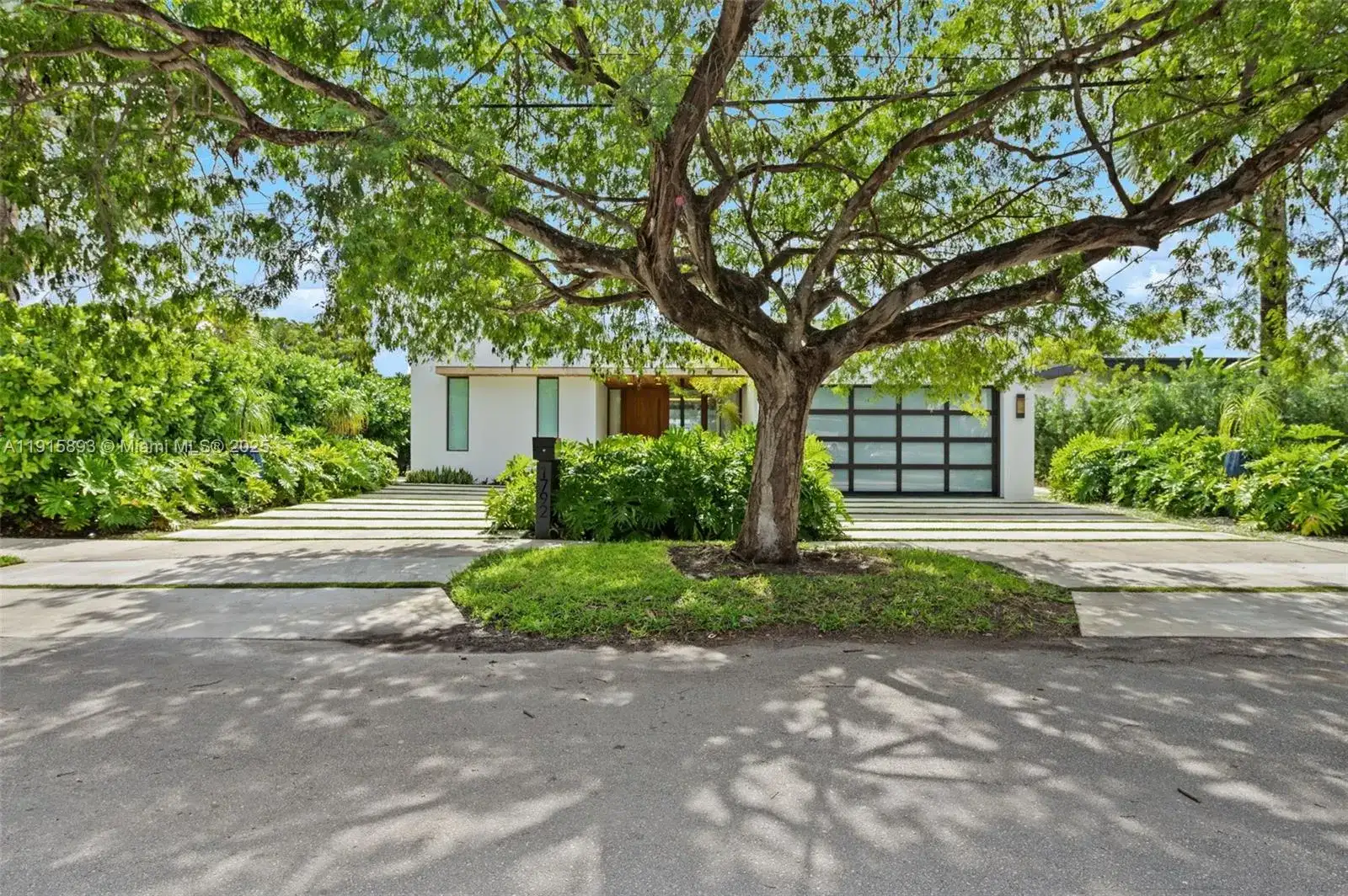 1792 Cleveland Rd, Miami Beach FL 33141 photo 4