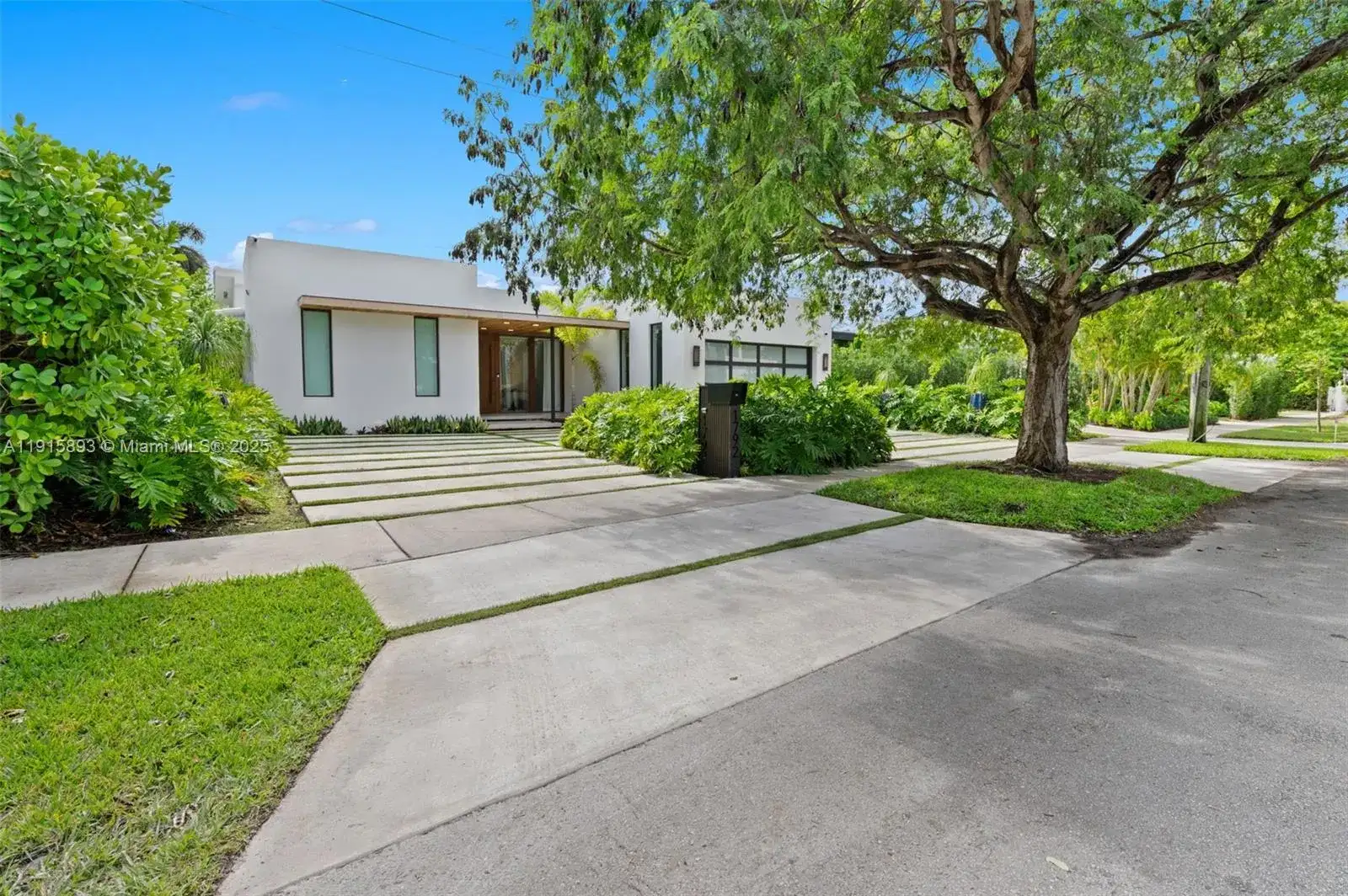 1792 Cleveland Rd, Miami Beach FL 33141 photo 5