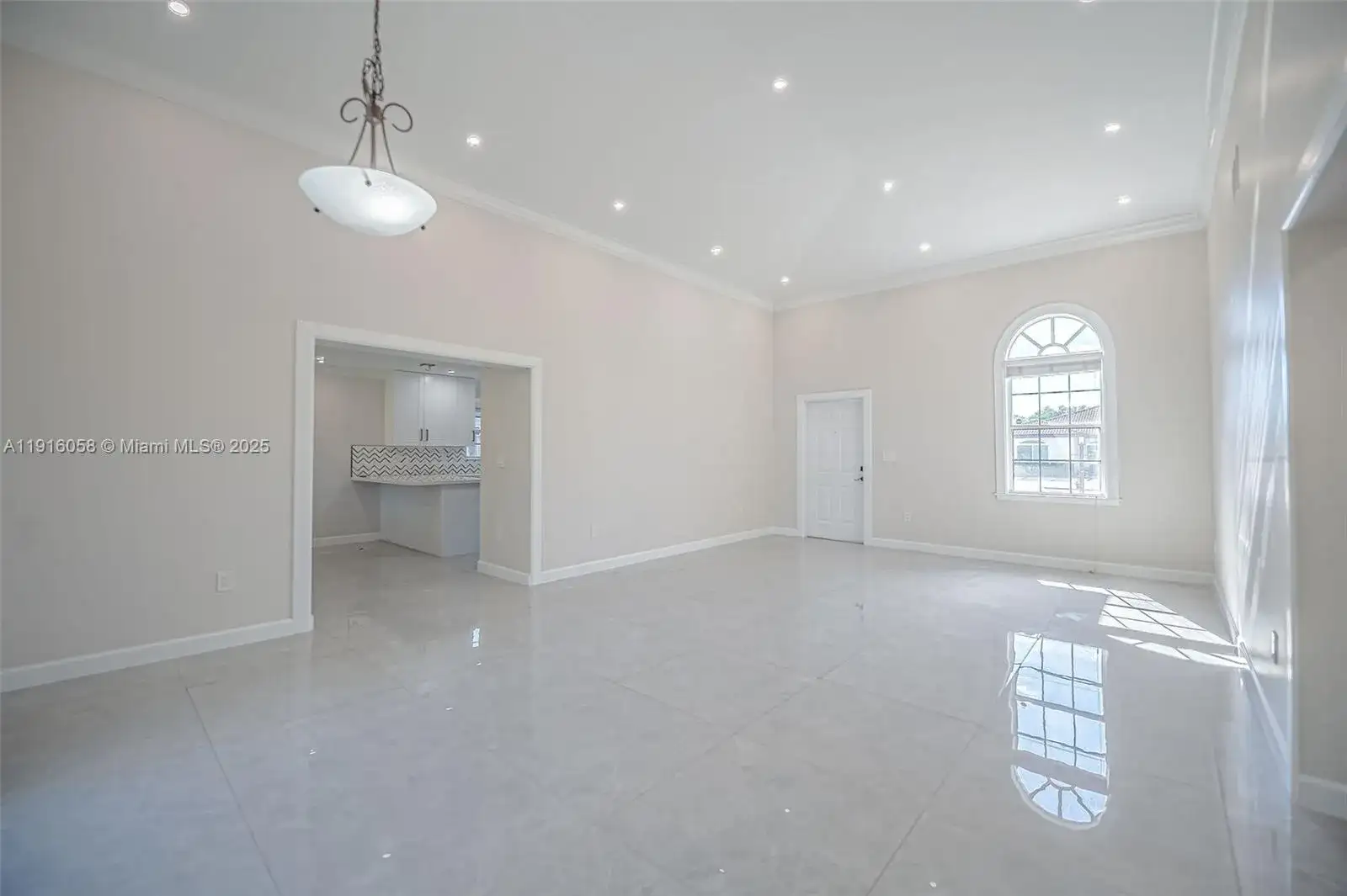 15461 170TH TER, Miami FL 33187 photo 2