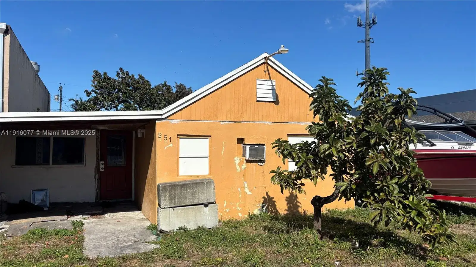 251 W 27th St, Hialeah FL 33010 photo 2