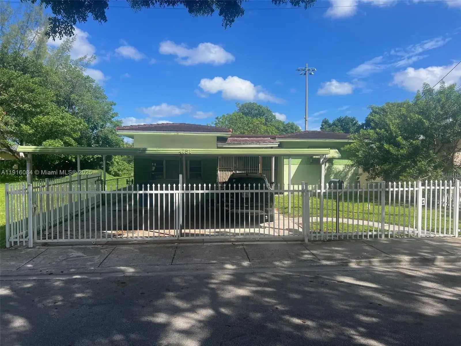 4751 NW 15th Ave, Miami FL 33142 photo 2
