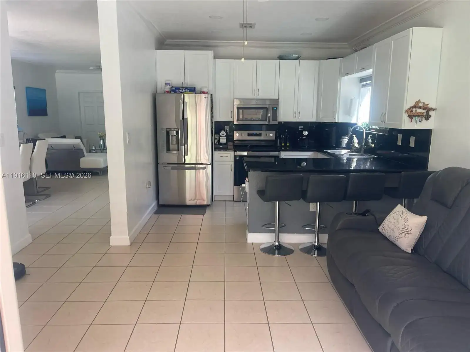 3102 NE 3rd Dr, Homestead FL 33033 photo 2