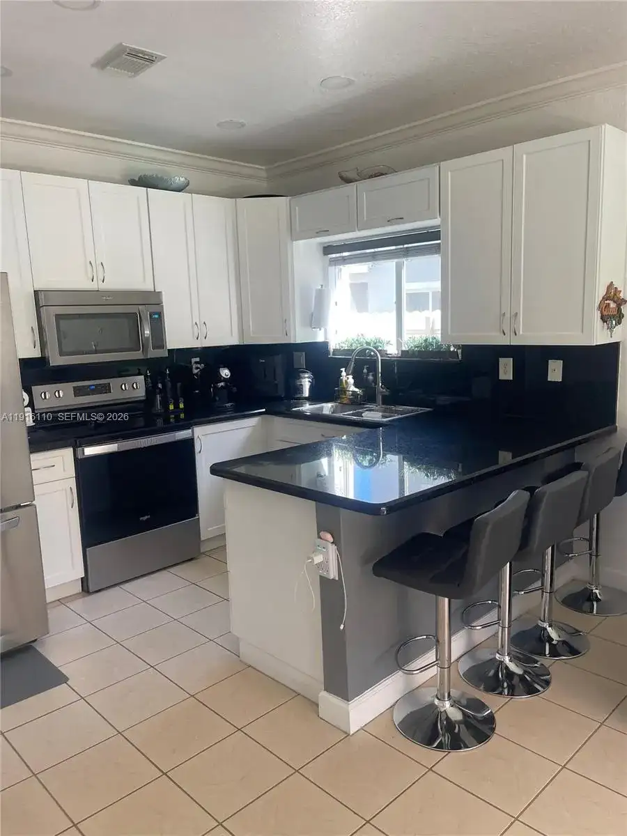 3102 NE 3rd Dr, Homestead FL 33033 photo 5