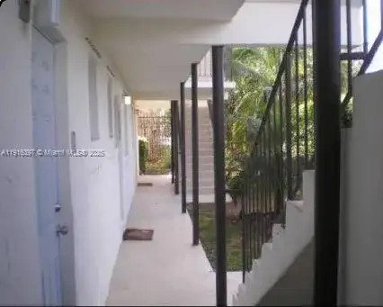 3680 Oak Ave # 6, Miami FL 33133 photo 2