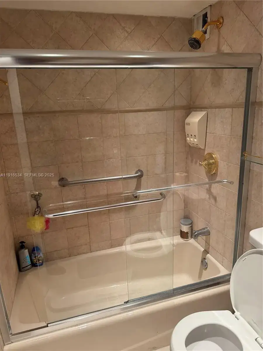 800 NE 195th St # 714, Miami FL 33179 photo 2