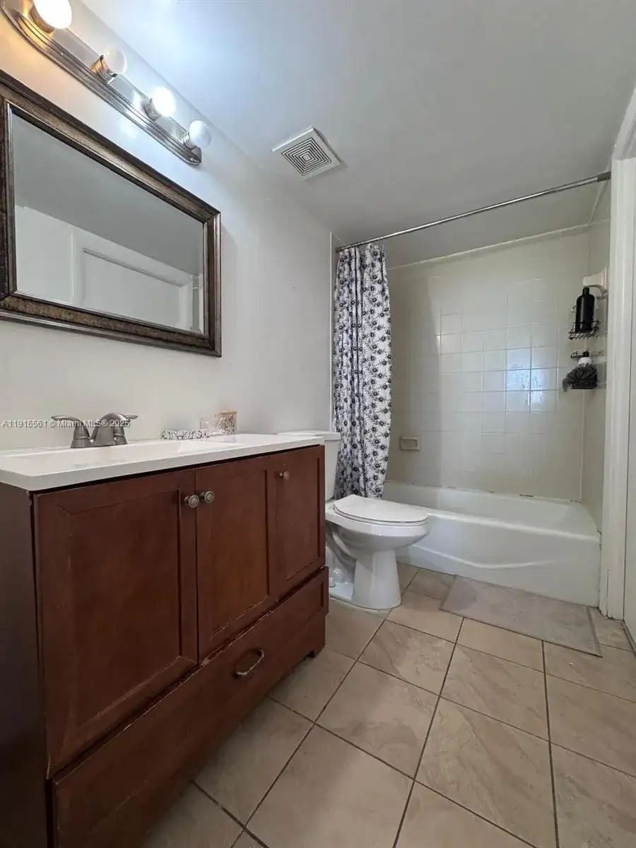 1470 NE 123rd St # A1014, North Miami FL 33161 photo 4