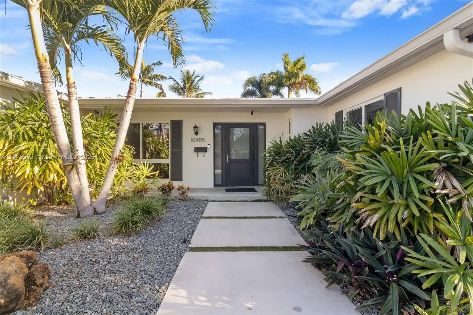 10485 SW 109th St, Miami FL 33176 photo 3