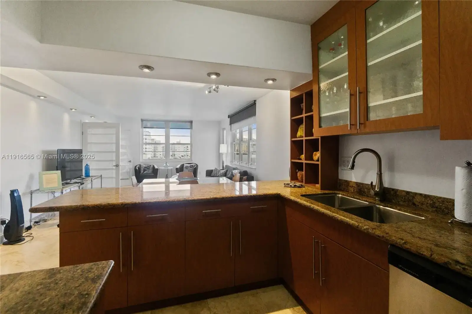 100 Lincoln Rd # 847, Miami Beach FL 33139 photo 3