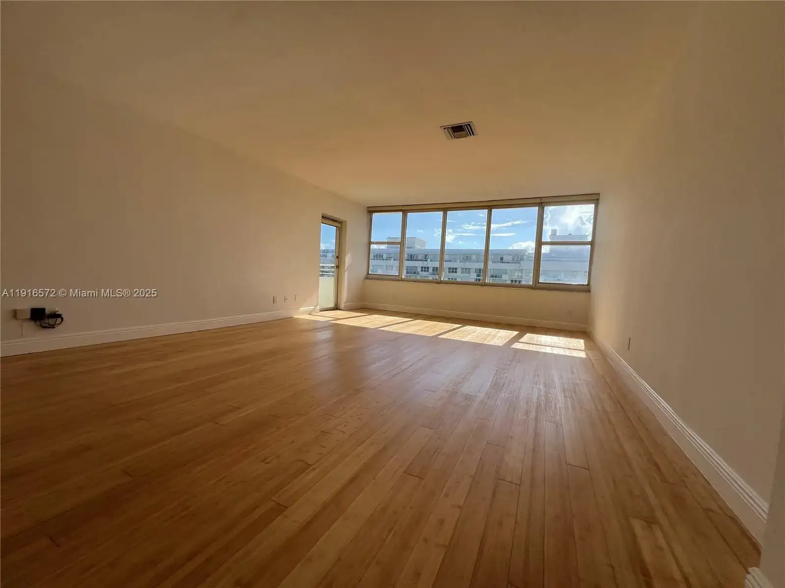 5600 Collins Ave # 17T, Miami Beach FL 33140 photo 5