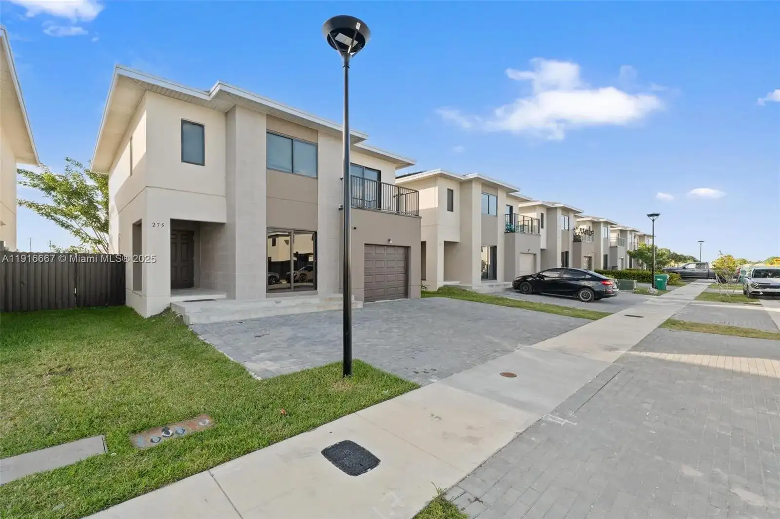 275 NW 13th Pl, Florida City FL 33034 photo 2
