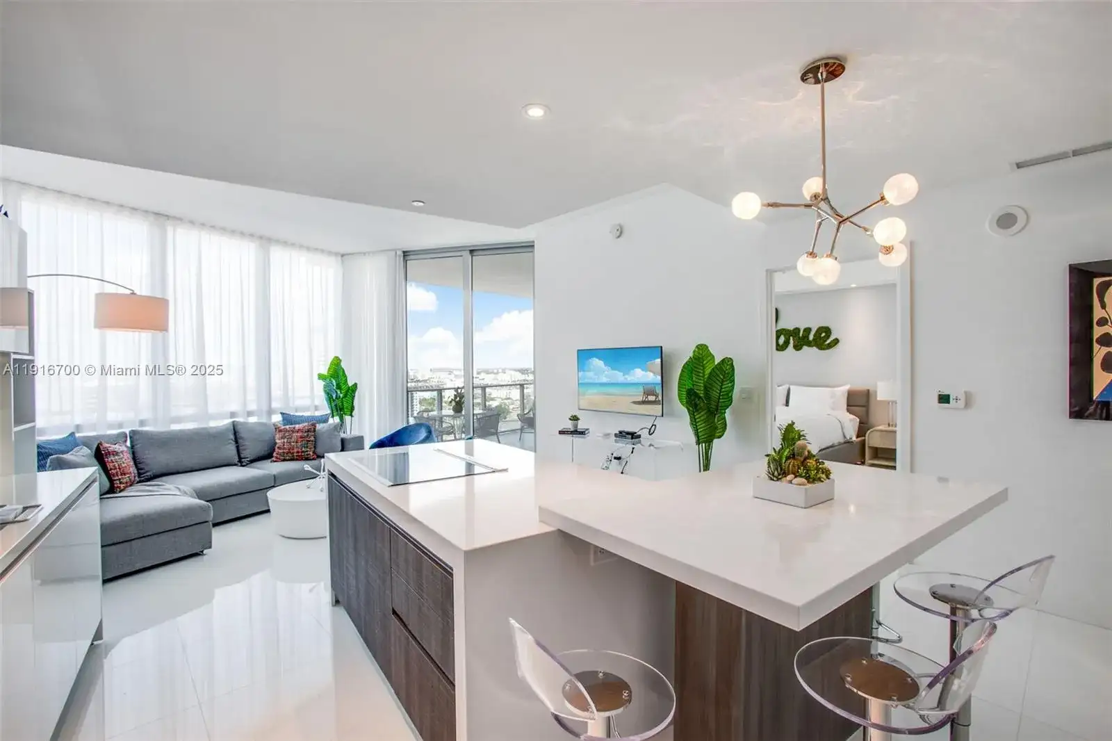 851 NE 1ST Ave # 1810, Miami FL 33132 photo 3