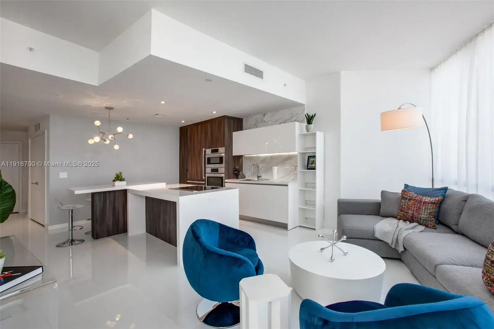 851 NE 1ST Ave # 1810, Miami FL 33132 photo 4
