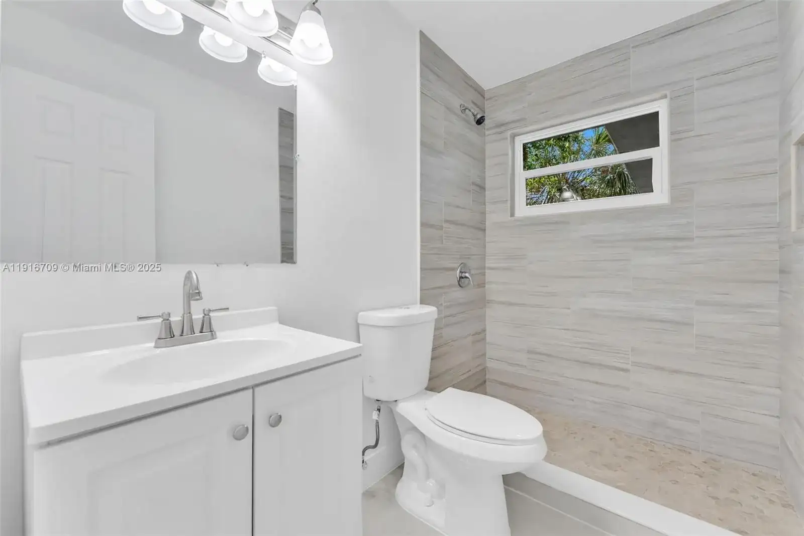 832 NW 28th St, Wilton Manors FL 33311 photo 3
