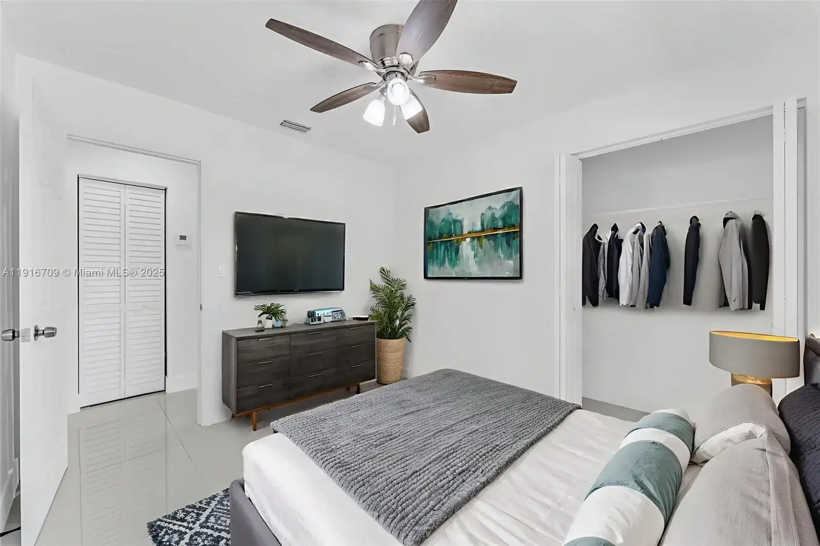 832 NW 28th St, Wilton Manors FL 33311 photo 5