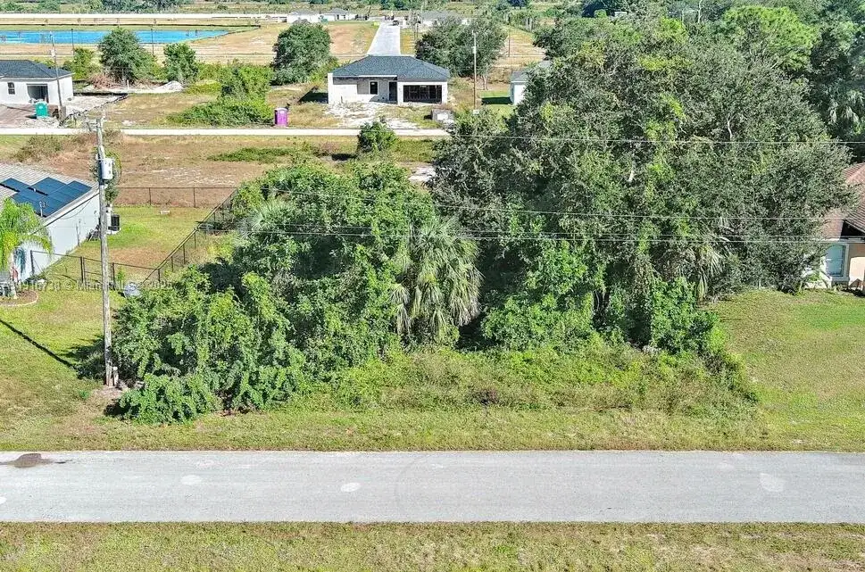 341 Ranchito Ave, Lehigh Acres FL 33974 photo 3