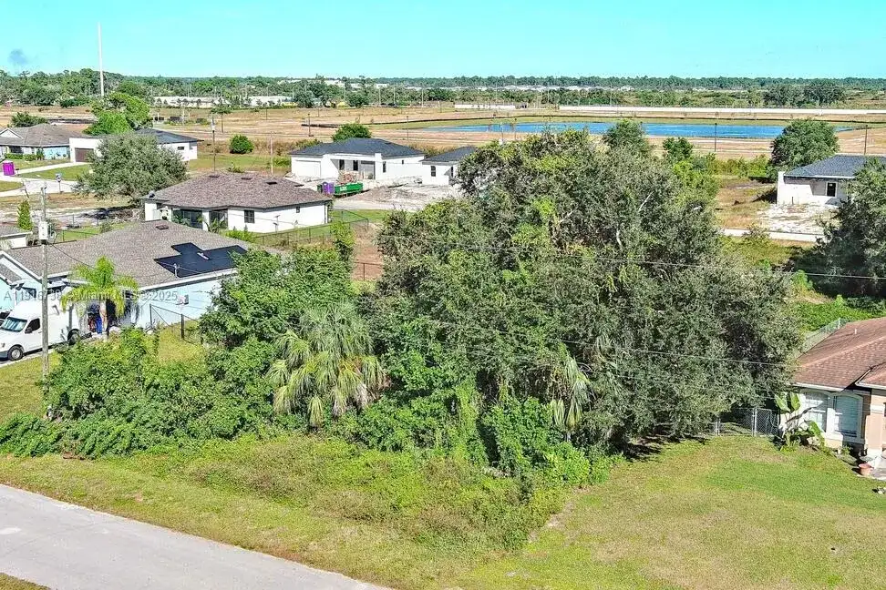 341 Ranchito Ave, Lehigh Acres FL 33974 photo 4