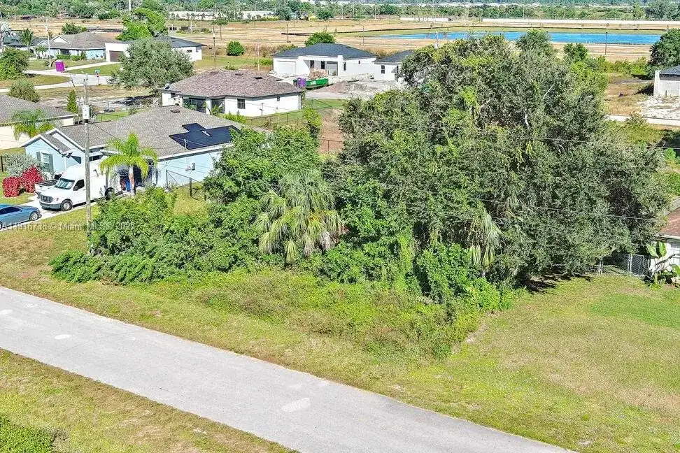 341 Ranchito Ave, Lehigh Acres FL 33974 photo 5