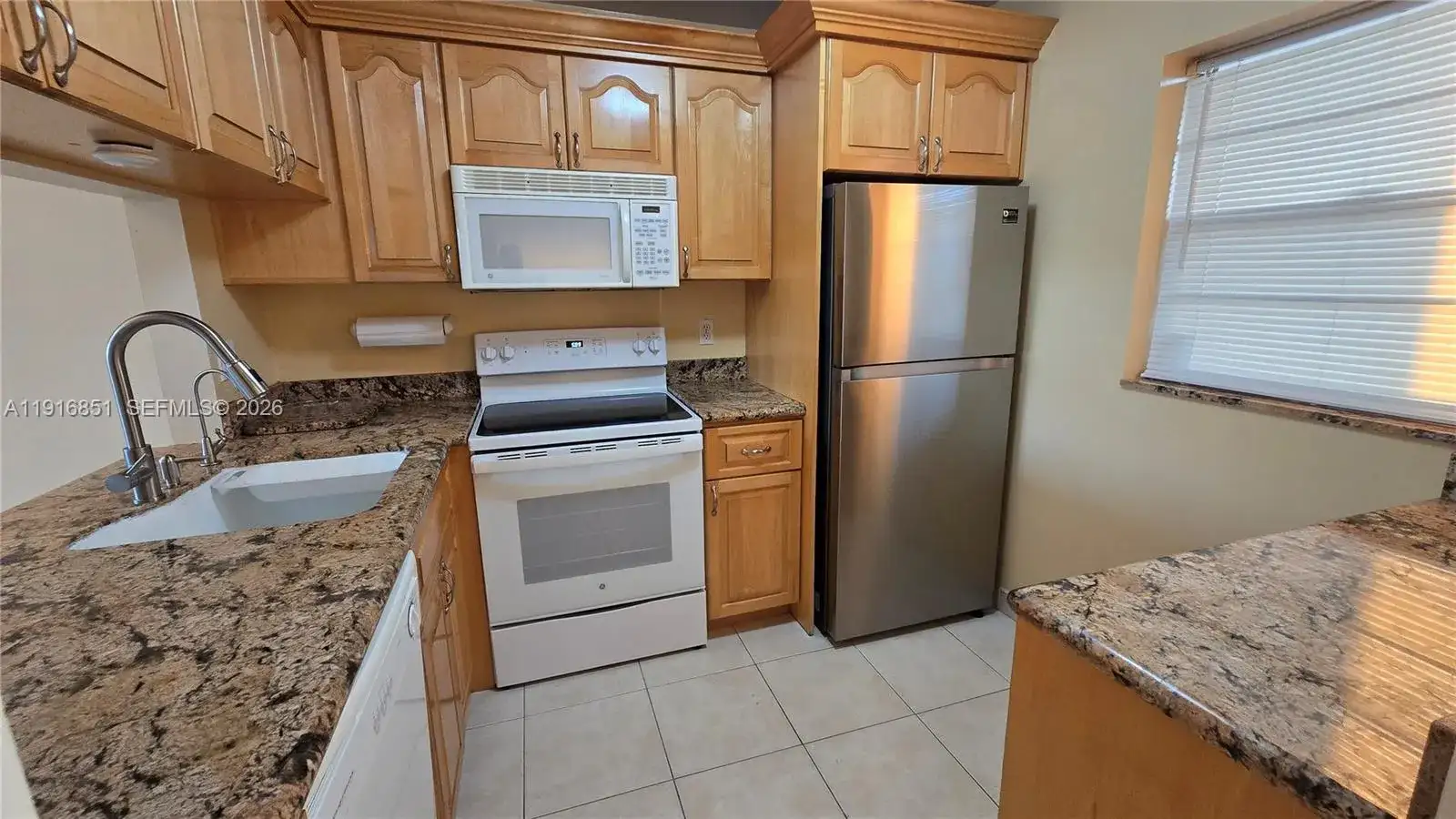9230 Lagoon Pl # 310, Davie FL 33324 photo 5