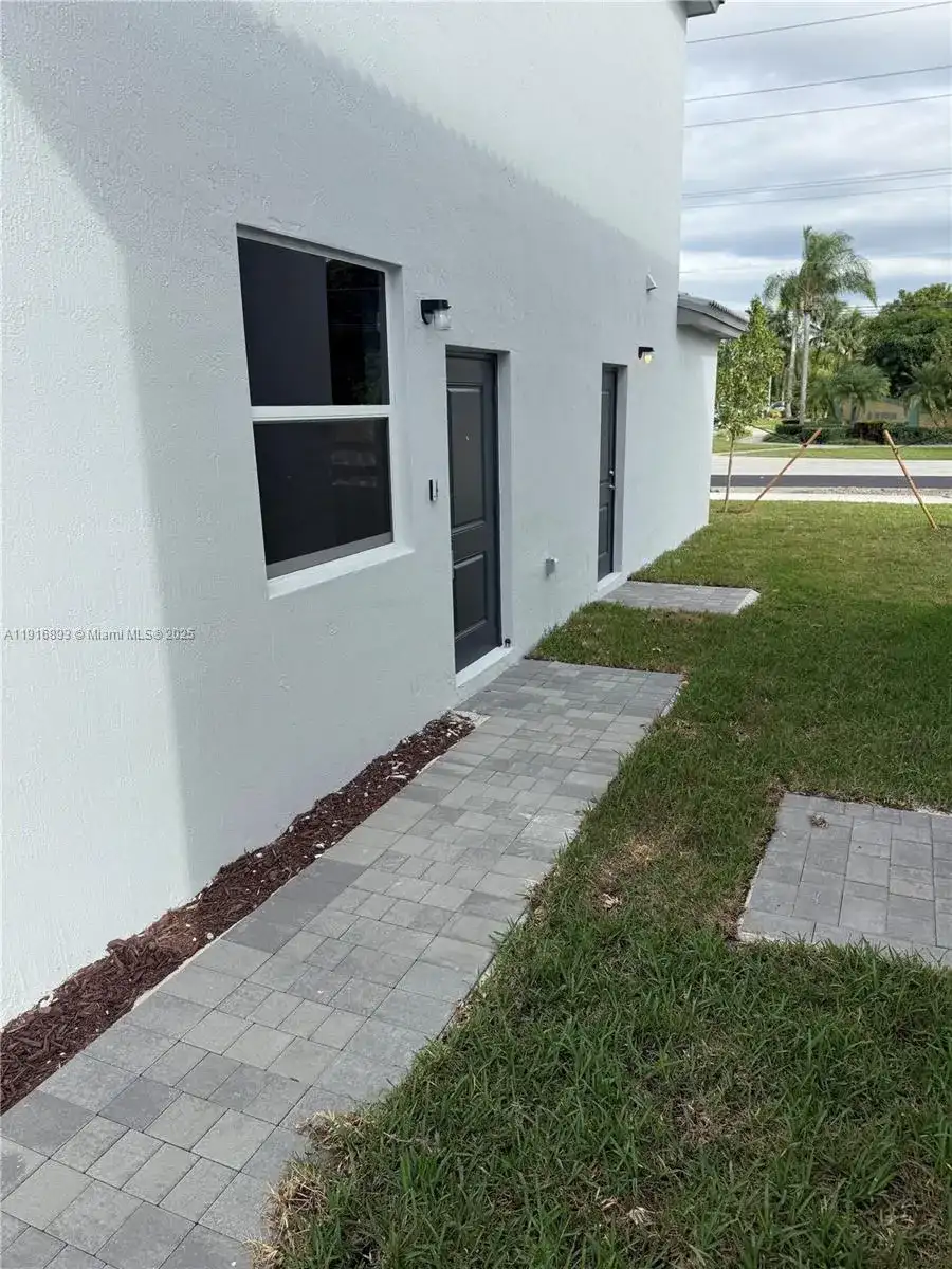 16225 SW 147th CT # 2, Miami FL 33187 photo 2