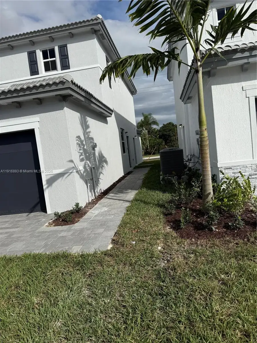 16225 SW 147th CT # 2, Miami FL 33187 photo 3