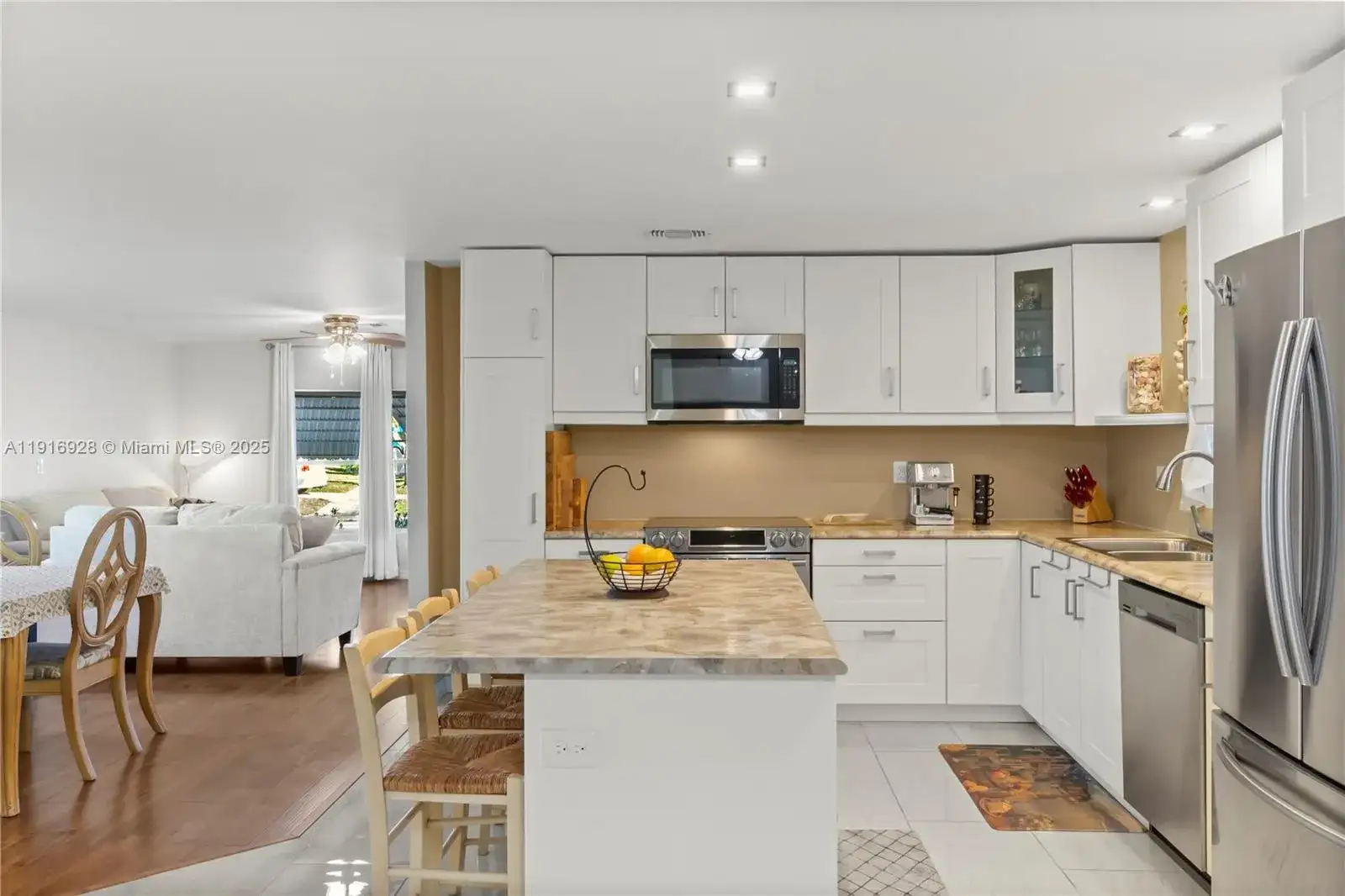 5239 NW 3rd Ave, Deerfield Beach FL 33064 photo 2