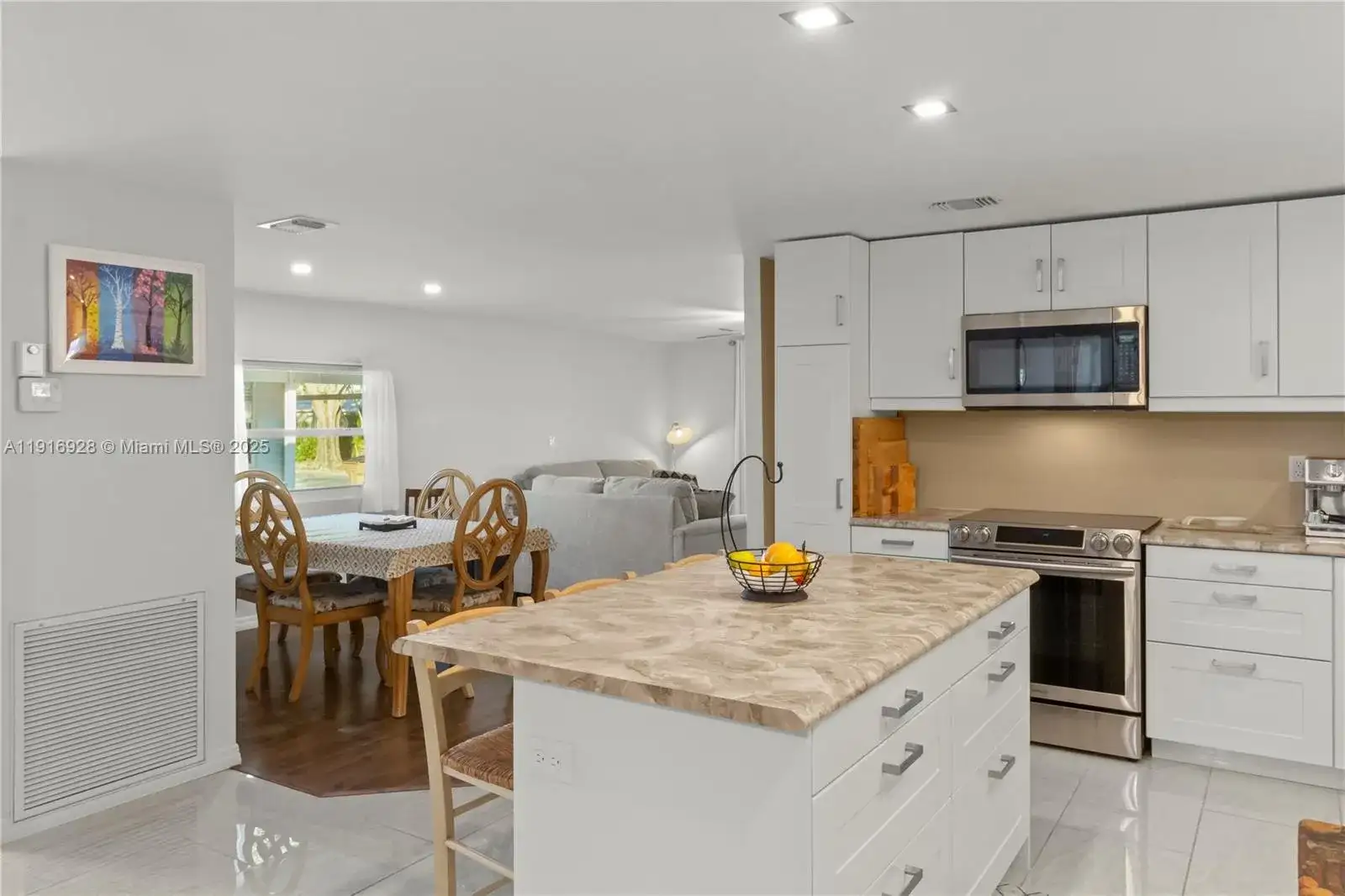 5239 NW 3rd Ave, Deerfield Beach FL 33064 photo 3