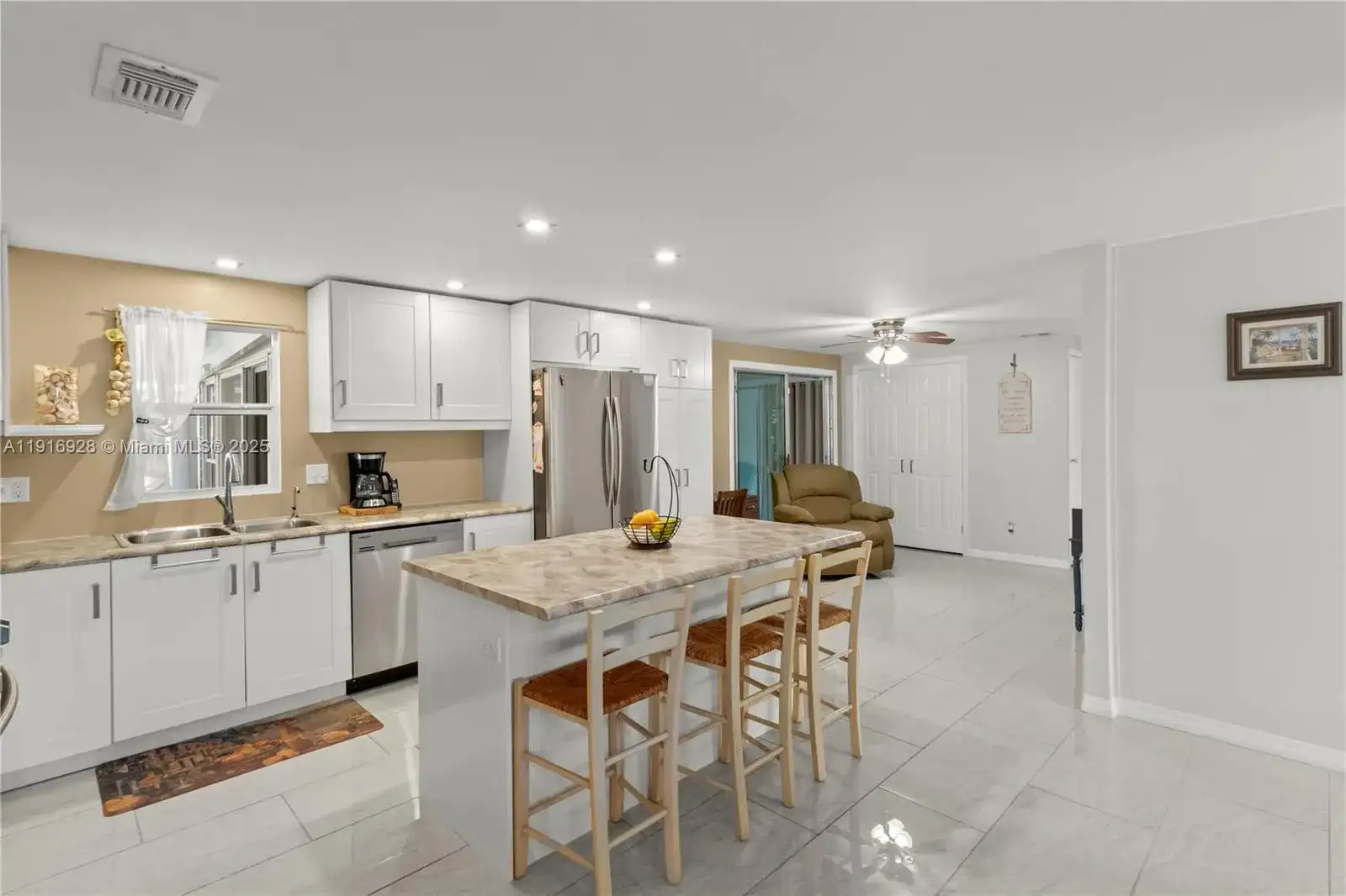 5239 NW 3rd Ave, Deerfield Beach FL 33064 photo 4