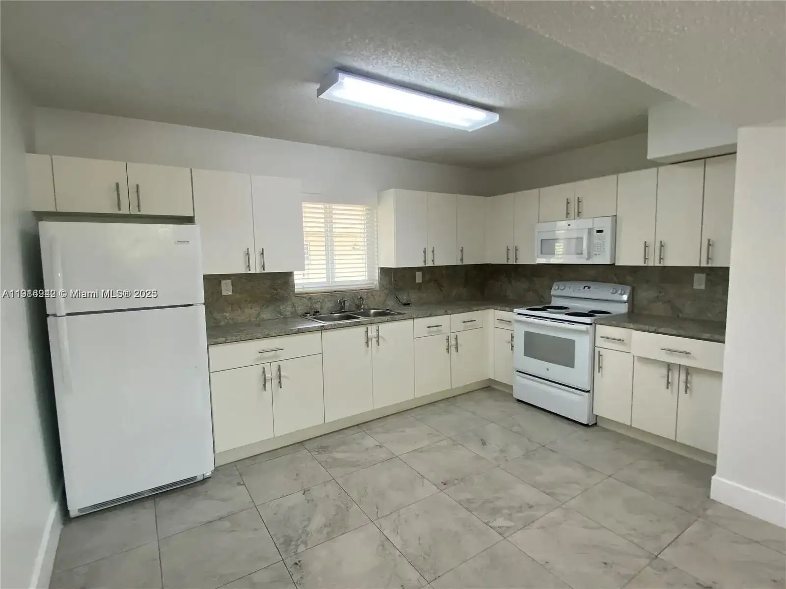 1650 W 44th Pl # 227, Hialeah FL 33012 photo 2