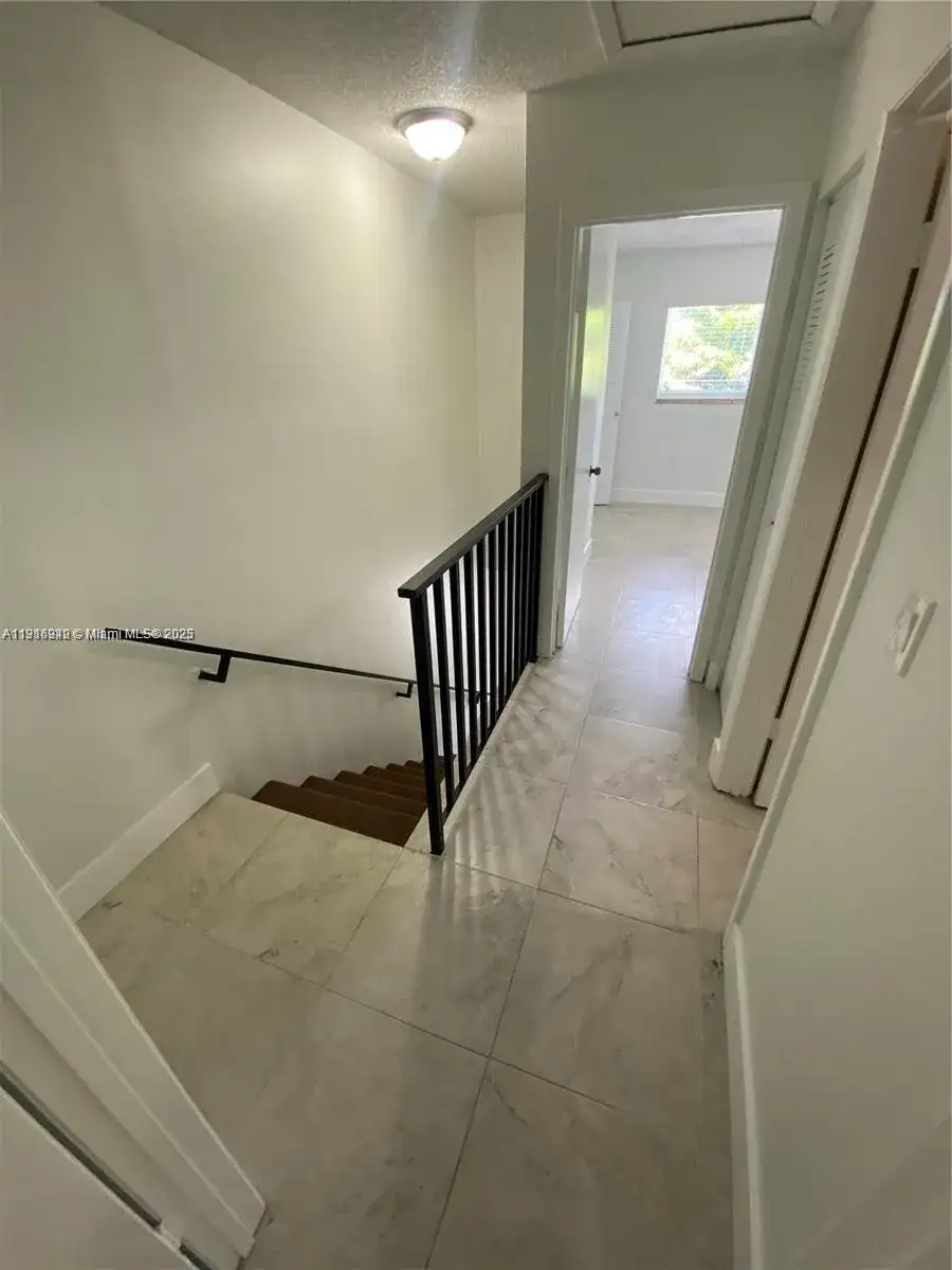 1650 W 44th Pl # 227, Hialeah FL 33012 photo 4