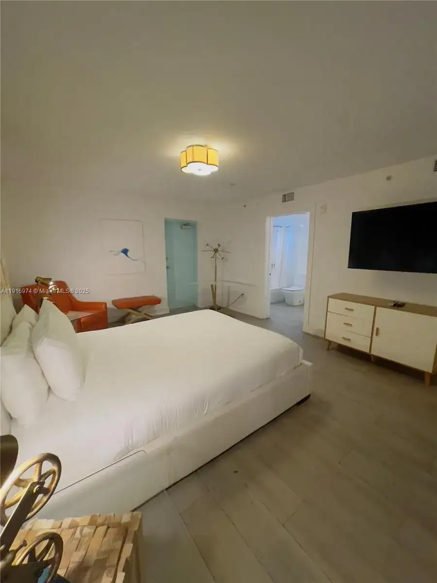 7600 Harding Ave # 707, Miami Beach FL 33141 photo 4