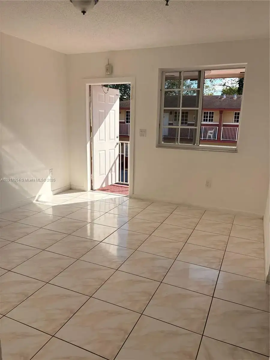 10805 SW 86th St # 17, Miami FL 33173 photo 4