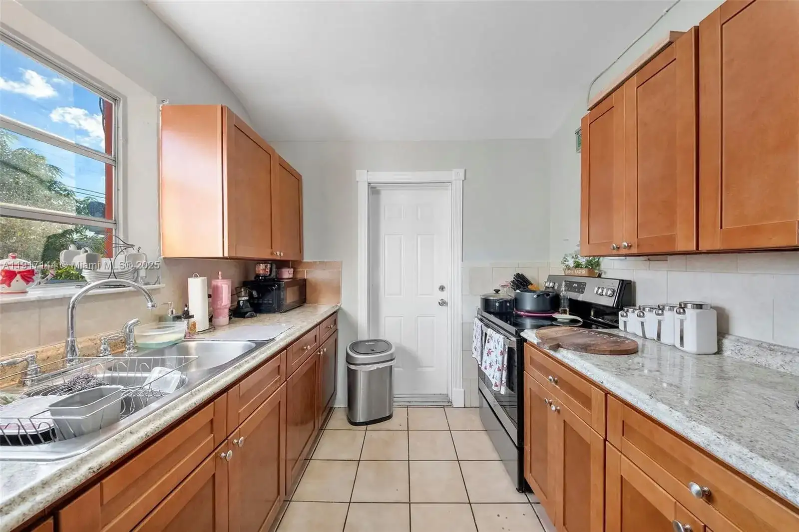 5300 SW 6th St, Miami FL 33134 photo 2