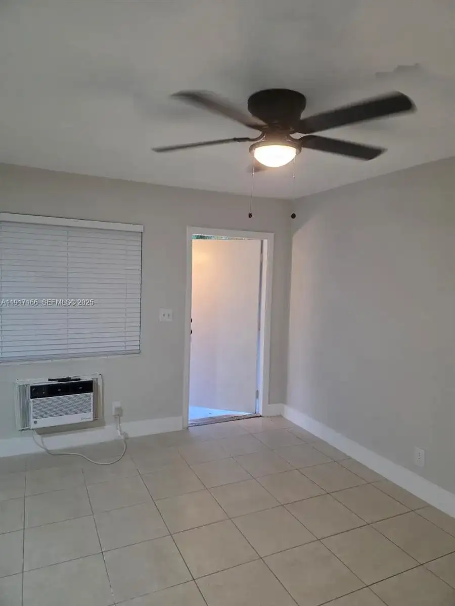 435 NW 41st St # 2, Oakland Park FL 33309 photo 2