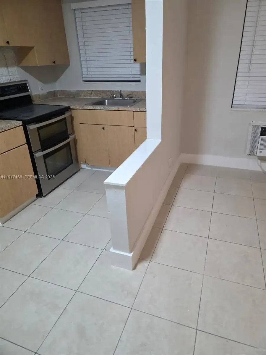 435 NW 41st St # 2, Oakland Park FL 33309 photo 3
