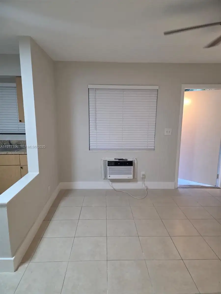435 NW 41st St # 2, Oakland Park FL 33309 photo 4