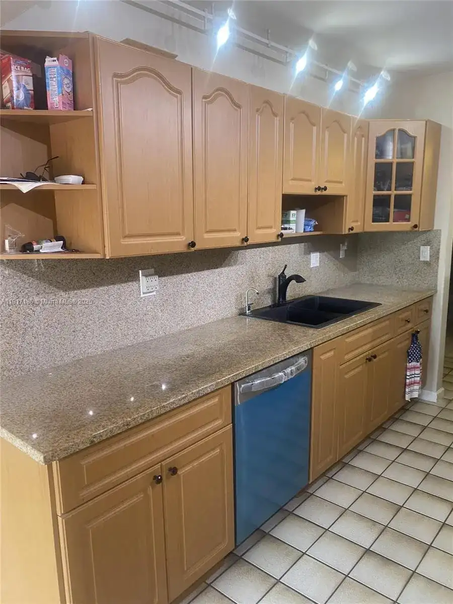 4802 Bayberry Ln, Tamarac FL 33319 photo 4