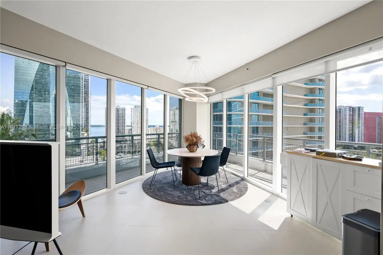 60 SW 13th St # 1400, Miami FL 33130 photo 2