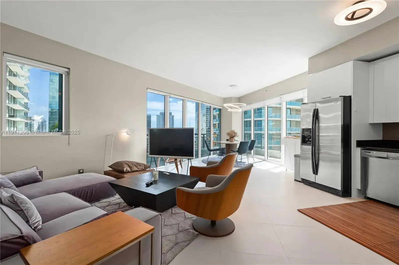60 SW 13th St # 1400, Miami FL 33130 photo 3
