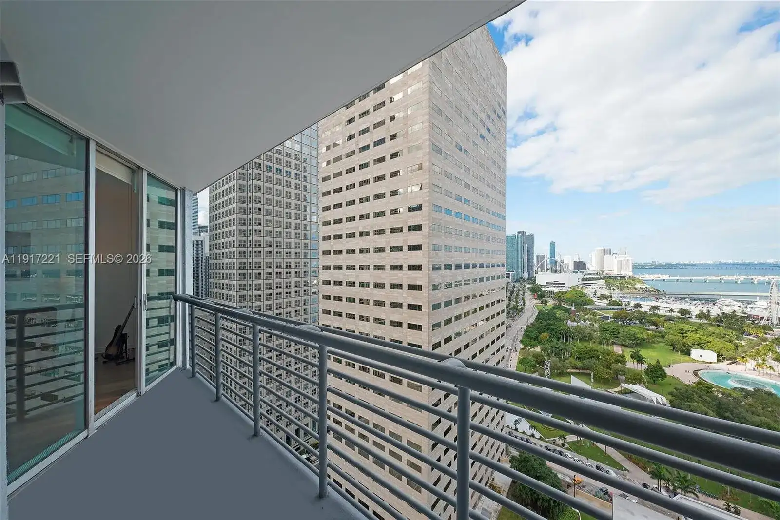 325 S Biscayne Blvd # 2918, Miami FL 33131 photo 2