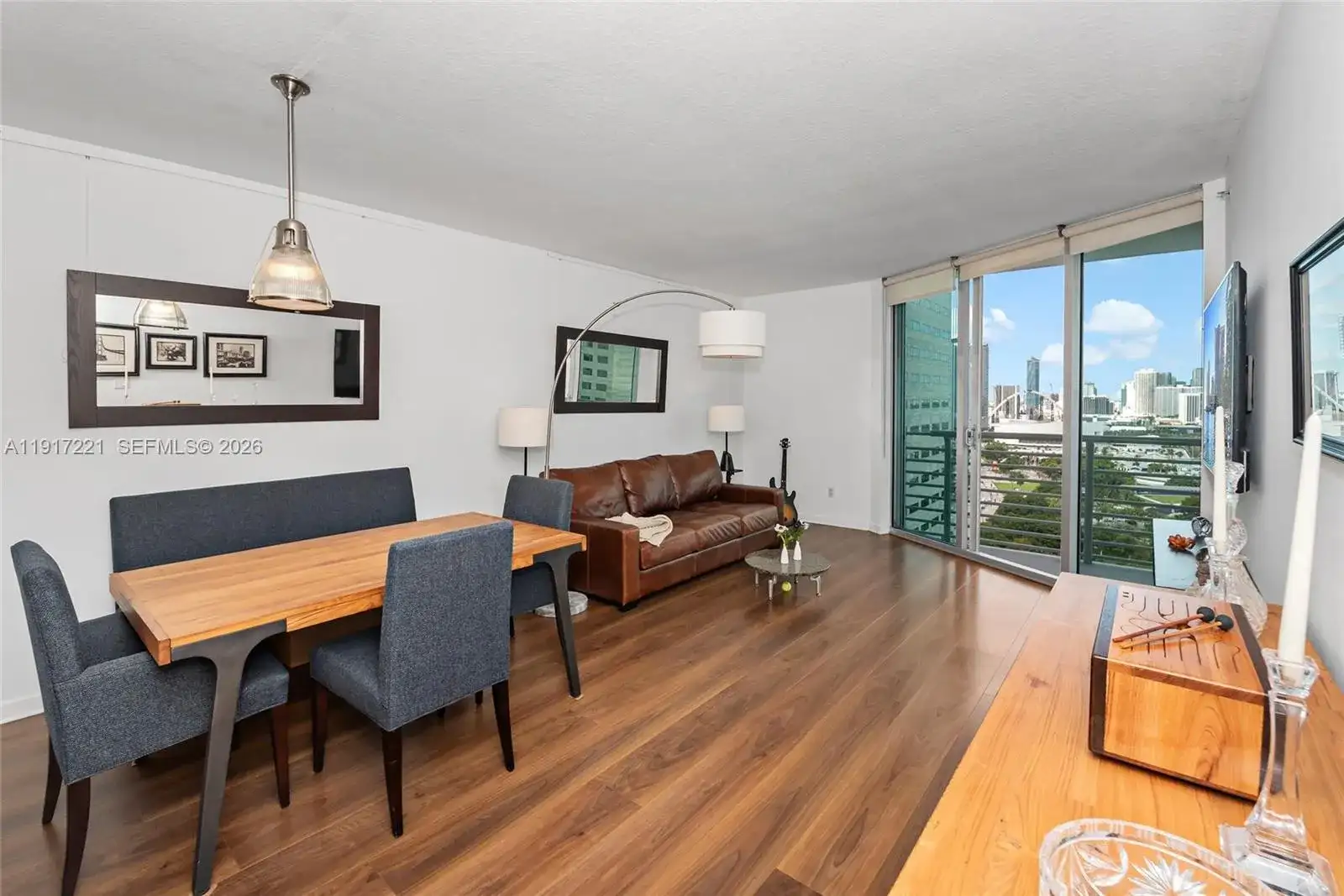 325 S Biscayne Blvd # 2918, Miami FL 33131 photo 3
