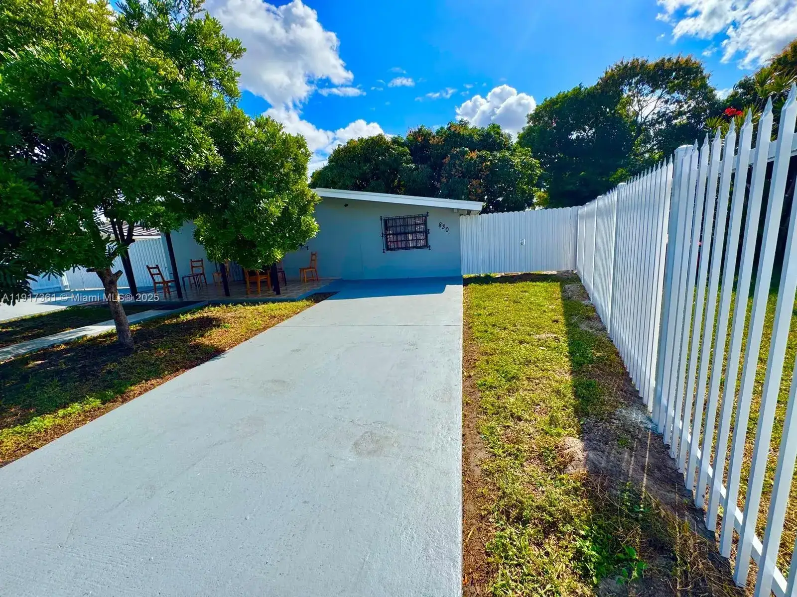 830 SE 7th Pl, Hialeah FL 33010 photo 3
