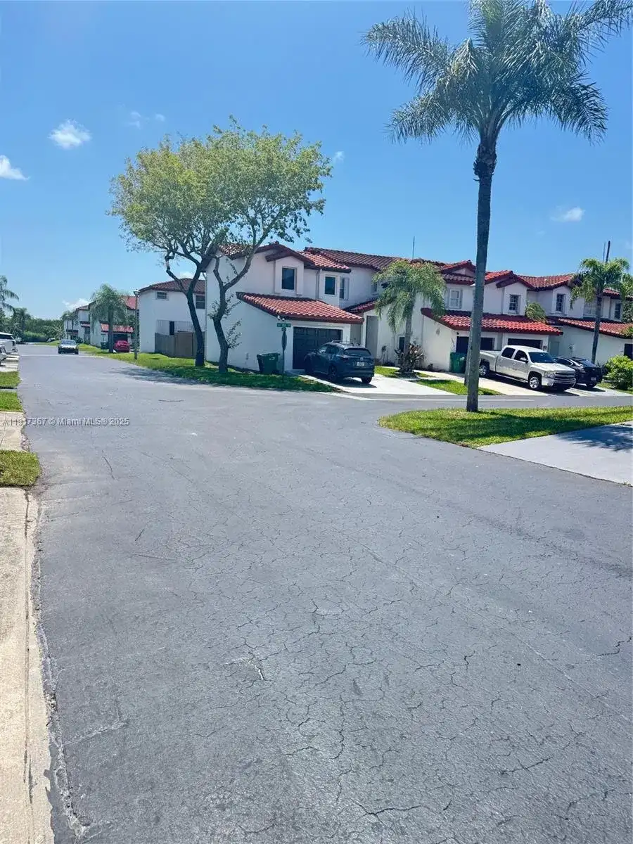 8419 SW 209th St, Cutler Bay FL 33189 photo 2